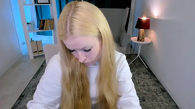 Laly_Peach webcam