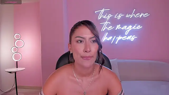 ArianaDumont webcam