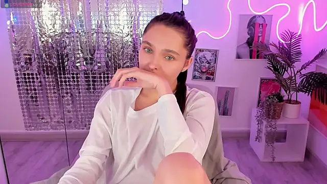 ChloeSunny webcam
