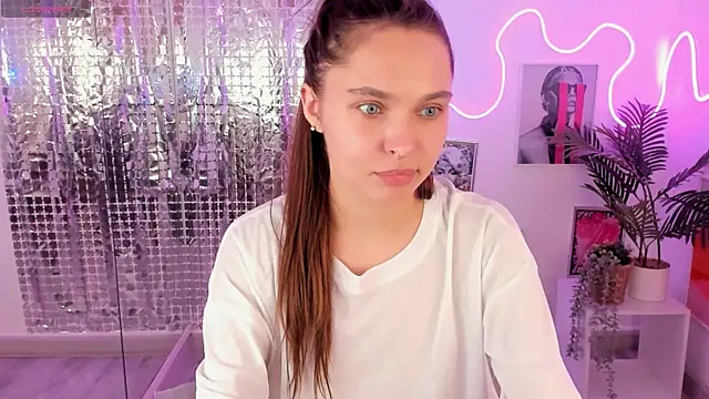 ChloeSunny webcam