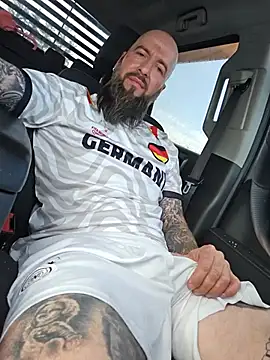 beardedtattood (Ask my age) - Get my cock hard as fuck  😈😈😈