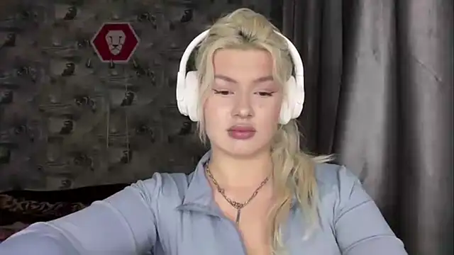 SpotlessParaffin webcam
