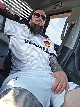 Beardedtattood webcam