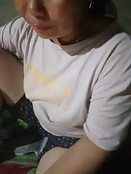 tuyet-nhi webcam