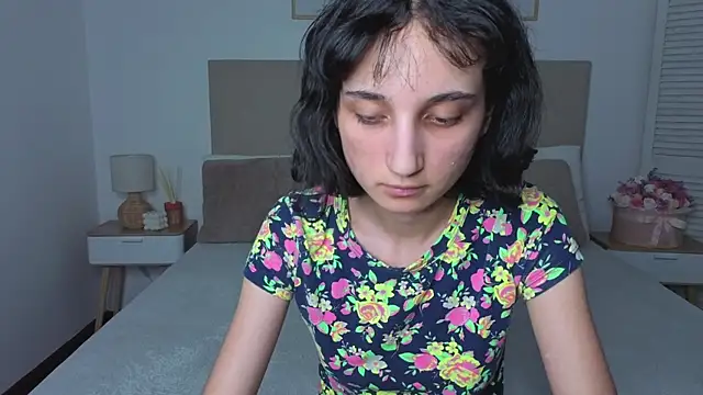 Little_zoi webcam