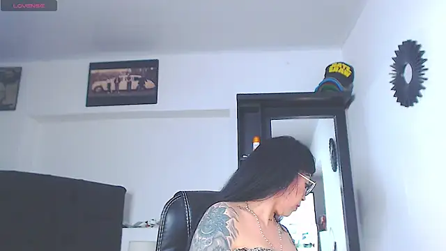 Vicky_hotmilf webcam