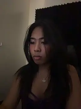 hugecock_tamira webcam