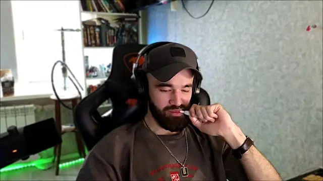 _Serious_Man webcam