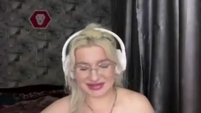 SpotlessParaffin webcam