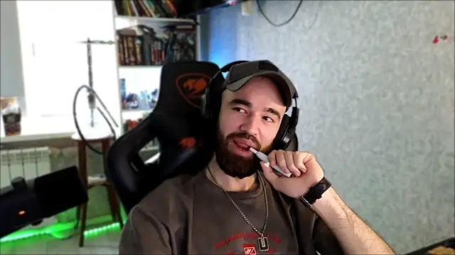 _Serious_Man webcam