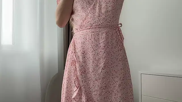 ShySchoolGirl webcam