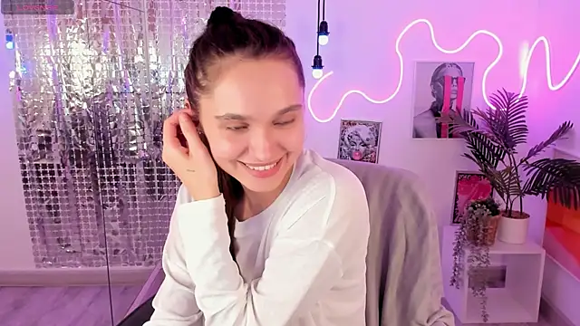 ChloeSunny webcam