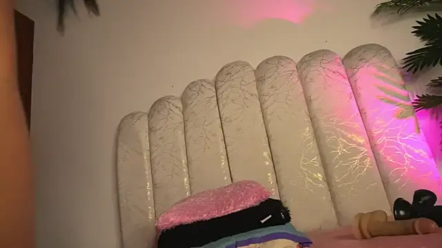 pocahotass_11 webcam