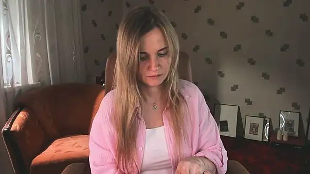 MiaSparkes webcam
