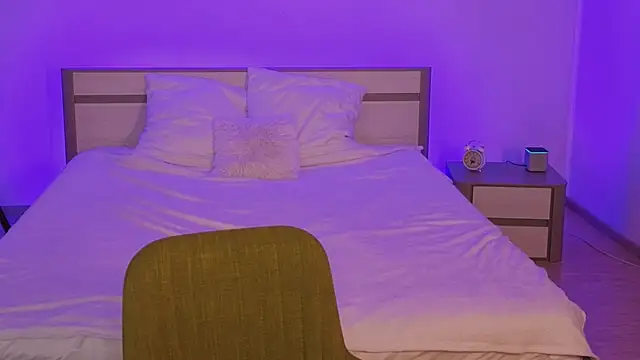 EricaMoonn webcam
