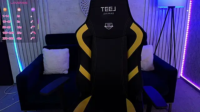 KristiiMax webcam