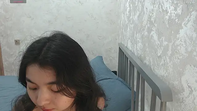 Shy_Kira webcam