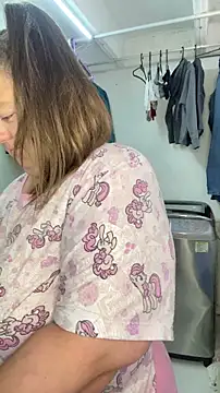 Chloee_Peach webcam