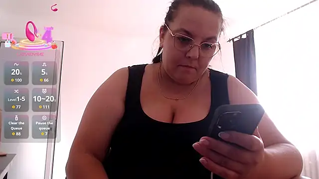 Wetandnaughtyxx webcam