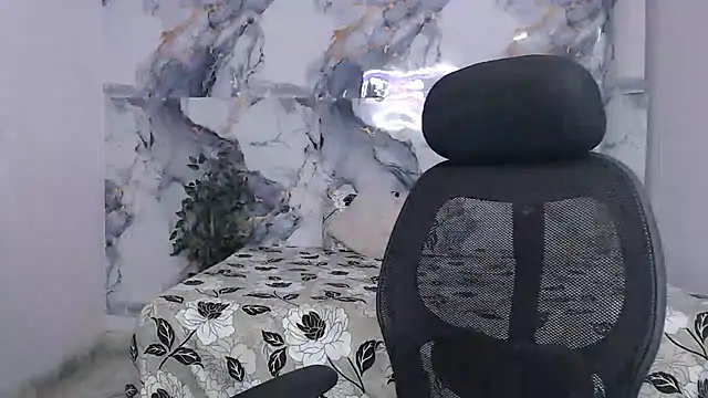 Deevisha-queen webcam