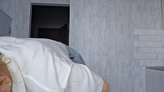 EvaTeaseQueen webcam