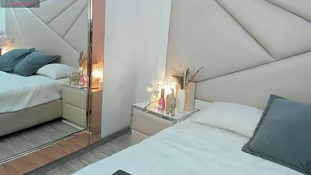 milikloss - MiliKloss's free webcam - UK Sex Cams