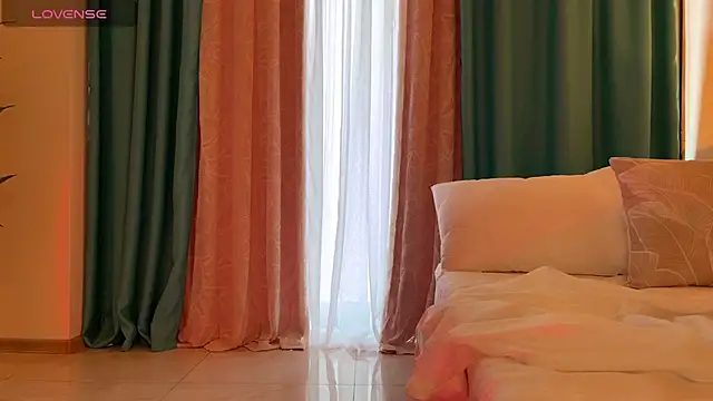 UrGoddessJenny webcam