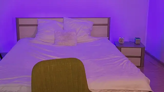 EricaMoonn webcam