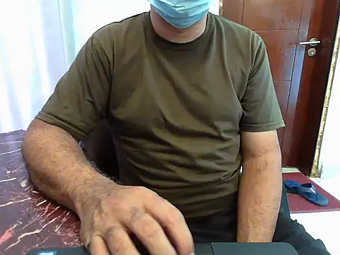 BiSexualBear webcam