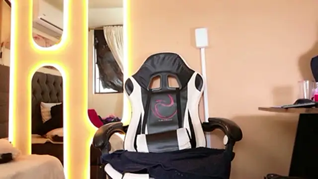 Veronicajhonsonn webcam