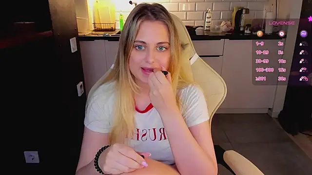 blonde_kellyy webcam