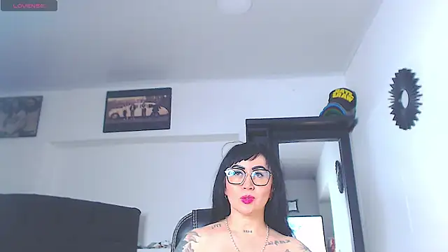 Vicky_hotmilf webcam