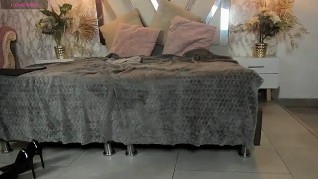 Mysterius_Woman webcam