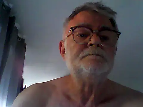 oura live cam on StripChat