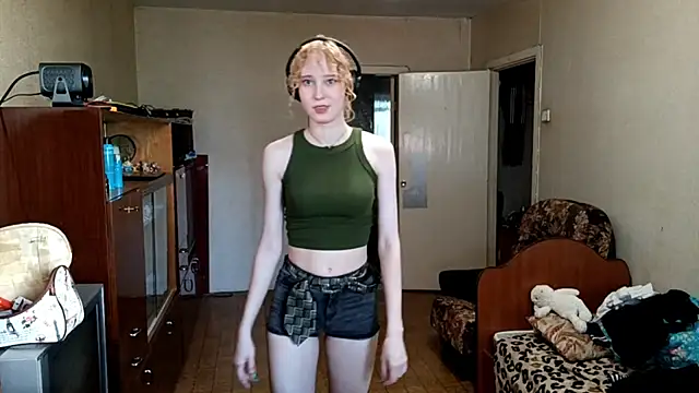 CuteLittleAngel webcam
