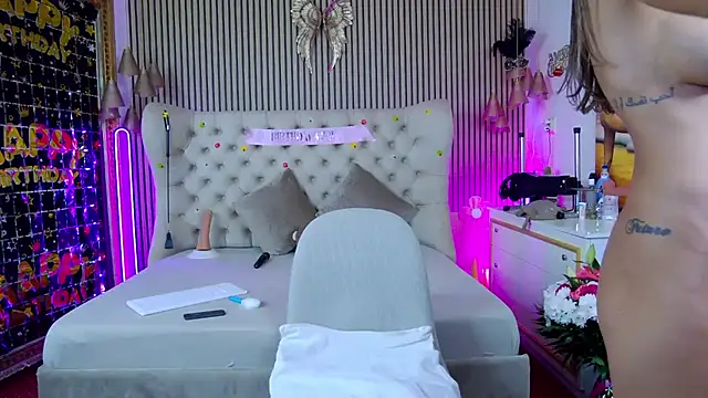 PlayfulShow webcam