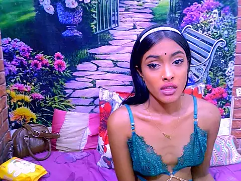 IndianPretty14u2Luv webcam
