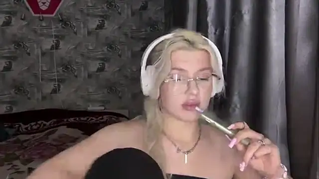 SpotlessParaffin webcam
