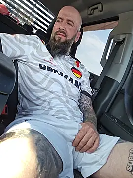 Beardedtattood webcam