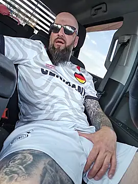 Beardedtattood webcam