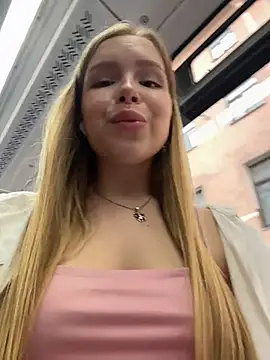 Liza_risky live cam on StripChat