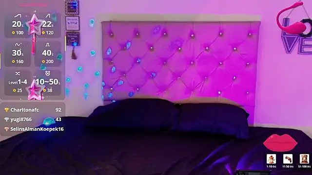 naomifire_ webcam