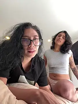 Alice_surprise webcam