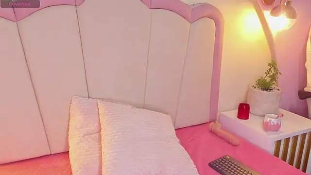 alexa_cutte_ webcam