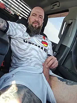 Beardedtattood webcam