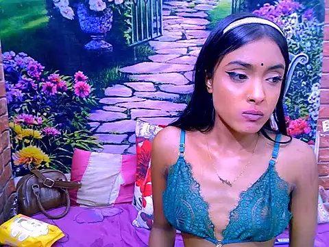 IndianPretty14u2Luv webcam