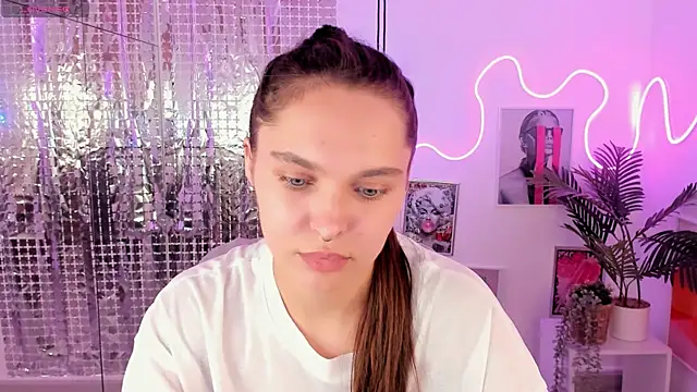 ChloeSunny webcam