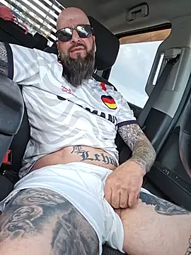 Beardedtattood webcam