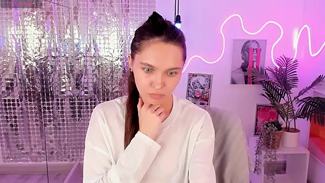 ChloeSunny webcam