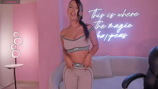 ArianaDumont webcam
